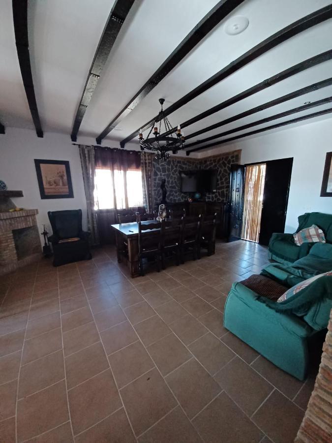 Villa Martinez Alquiler Rural Isabel Alcala del Valle Luaran gambar